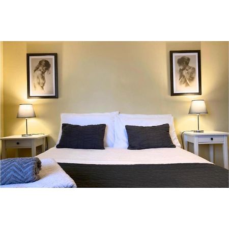 Stunning Stay 6 Minutes From Nec And Birmingham Airport 索利赫尔 外观 照片